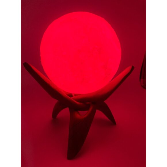Enchanting 3D Printed Lunar Lamp Glows & Transforms Mystical Ambient Room Decor - Picture 5 of 10